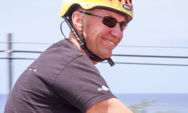 Lee Chamberlain, Volunteer Hero